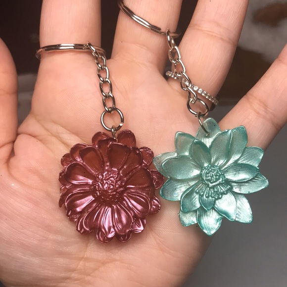 Bundle! flower keychains - Picture 4 of 4
